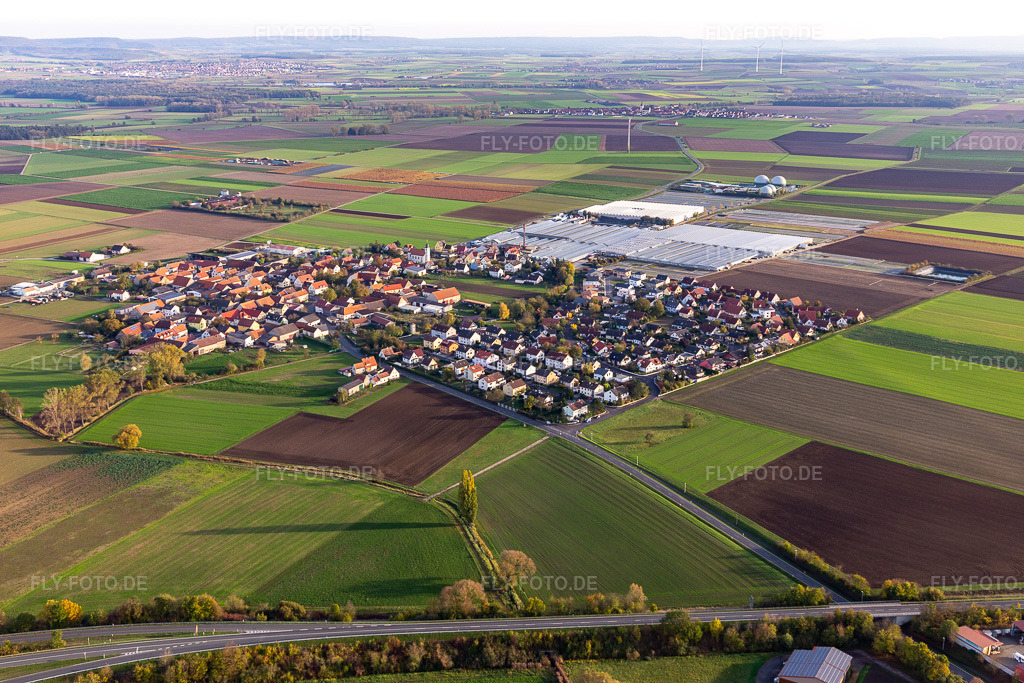 Luftbild: Ortsansicht von Nordosten im Ortsteil Oberspiesheim in Kolitzheim im Bundesland Bayern in Deutschland. Foto: IMG_119670.jpg vom 26.10.2019 durch Werner Riehm/FLY-FOTO.de