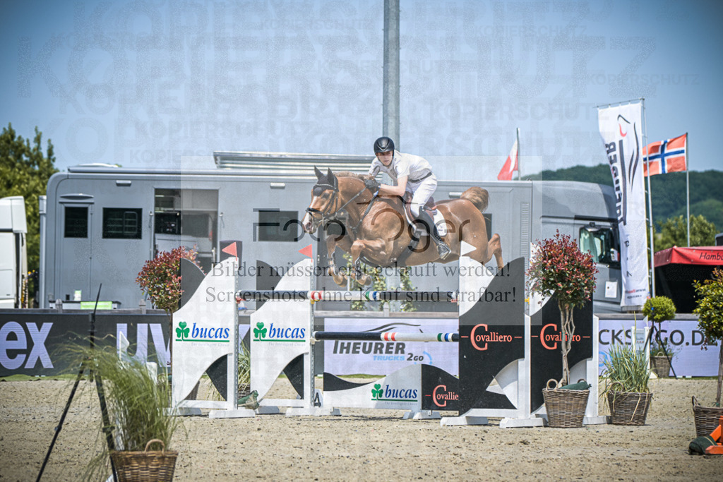 DOS_4785 | Entdecke hochwertige Reitturnierfotos von Foto Oger. Professionell, emotional und authentisch – jetzt Lieblingsmomente im Shop bestellen.Deutschlandweite Turnierfotografie. - Realisiert mit Pictrs.com