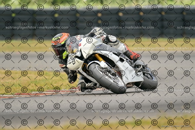 25bt05-1284 | markuskiefer.com - Realisiert mit Pictrs.com