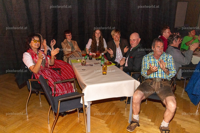 Schlager trifft Tracht | Bildershop von pixelworld.at - Realisiert mit Pictrs.com