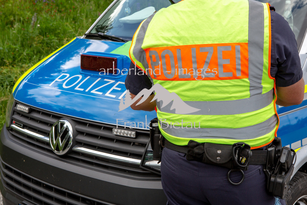 16062018-fb-0930 | Gemeisame Zusammenarbeit der Deutschen und Tschechischen Polizei bei Verkehrskontroole im Arbergebiet