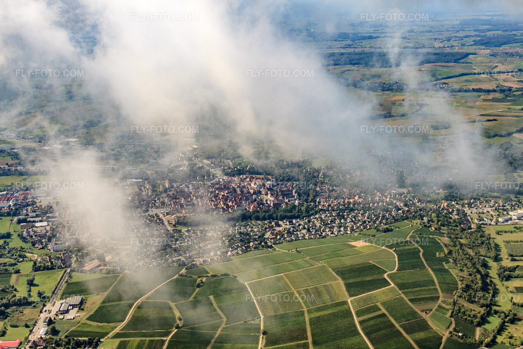 Aerial view: City under clouds in Wissembourg in the state Bas-Rhin, France. – Photo: IMG_20997.jpg taken on 09/06/2009 by Werner Riehm/FLY-FOTO.com – Resolution of the original: 4752 x 3168 px