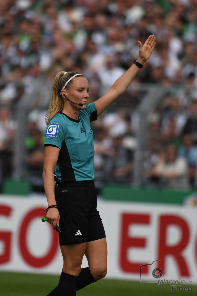 SV Atlas-Delmenhorst-Borussia Mönchengladbach | DFB-Pokal 1. Runde;SV Atlas Delmenhorst (gelb)-Borussia Mönchengladbach (schwarz) am 17.08.2025 in Oldenburg (Marschweg-Stadion), Photo: Philip Eiben 2025 - Realisiert mit Pictrs.com