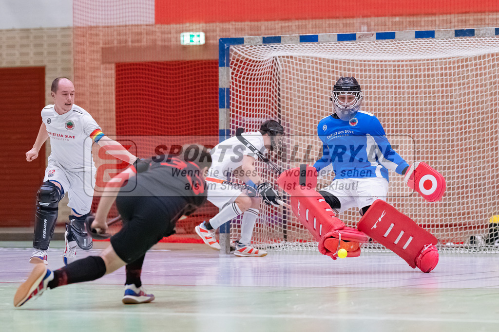 HK_20230113_102738 | 1. Bundesliga ( Halle ) Herren Crefelder HTC - DSD Düsseldorf am 13.1.2023 Crefelder HTC  ( CHTC ) Halle Glockenspitz , Krefeld , Joshua Onyekwue Nnaji Torwart ( Crefelder HTC #29 ) , Ben Marquardsen ( DSD Düsseldorf #33 )