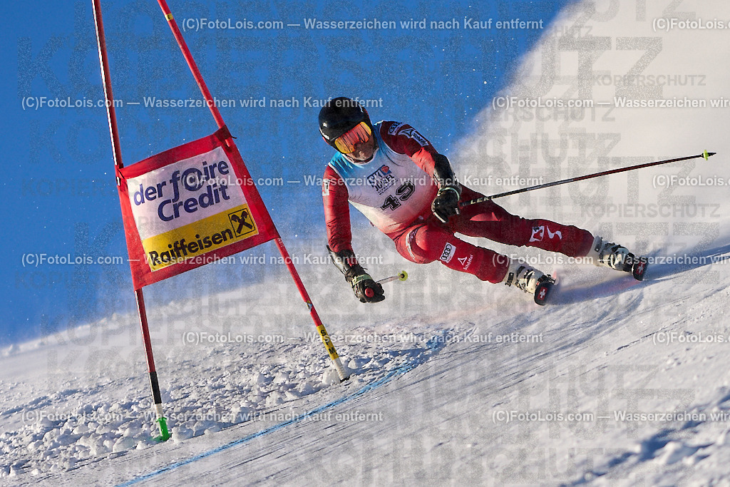 ALP3967_MASTERS-Cup_GS-A Herrn_Krnazer Gottfried | (C)FotoLois.com, Alois Spandl. FIS Masters-Cup Wildschönau, Giant Slalom auf der Piste Schatzberg GS, Siegerehrung auf dem Dorfplatz Niederau, Sa 13. Januar 2024.