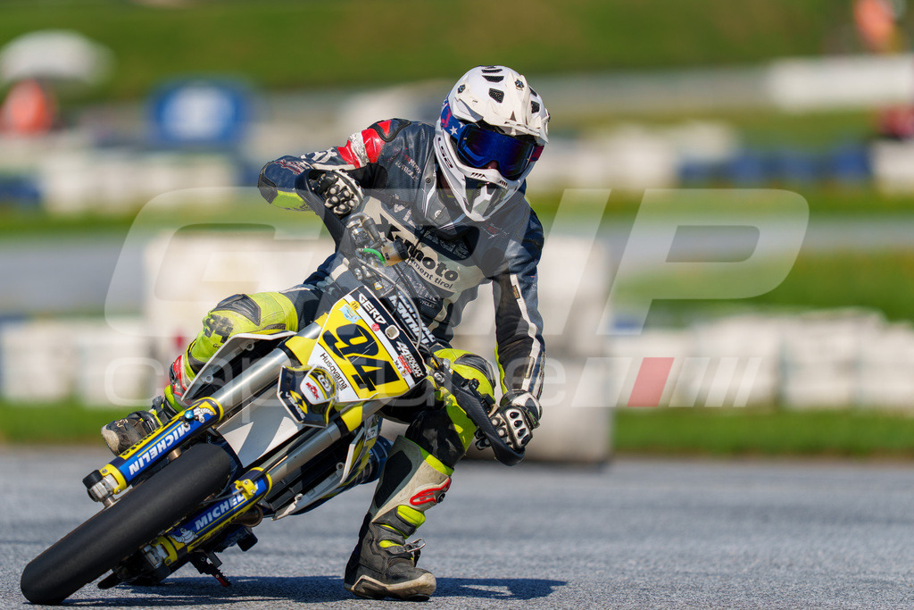 SuperMoto_Staatsmeisterschaft_Greinbach_207 | GRIPcapture steht für authentische Sportfotografie in Österreich – für Momente, die mehr sind als Geschwindigkeit oder Ergebnis. Es geht um Emotion, Spannung, Fokus und den Augenblick, der oft nur einen Wimpernschlag dauert.Ob Motorsport, Teamsport oder 