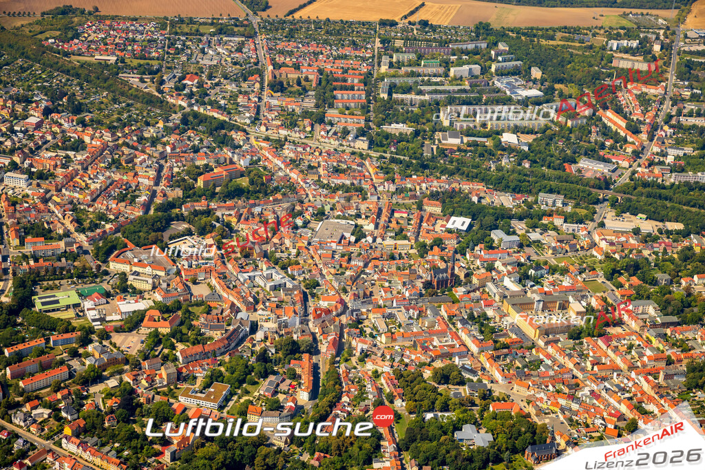 Übersichts Bild Apolda - Die Luftaufnahme wurde 2025 vom UL-Flugzeug heraus erstellt ( keine Drohnenaufnahme ) - Hochauflösende Luftaufnahme - für Wandbilder und großformatige Ausdrucke geeignet. Das besondere Geschenk!Hier alle&nbsp;Infos zur Lizenzierung der LuftaufnahmeWir fliegen auch dieses Jahr wieder in Ihre Region um Luftbilder zu erstellen.- Luftbild anfragen