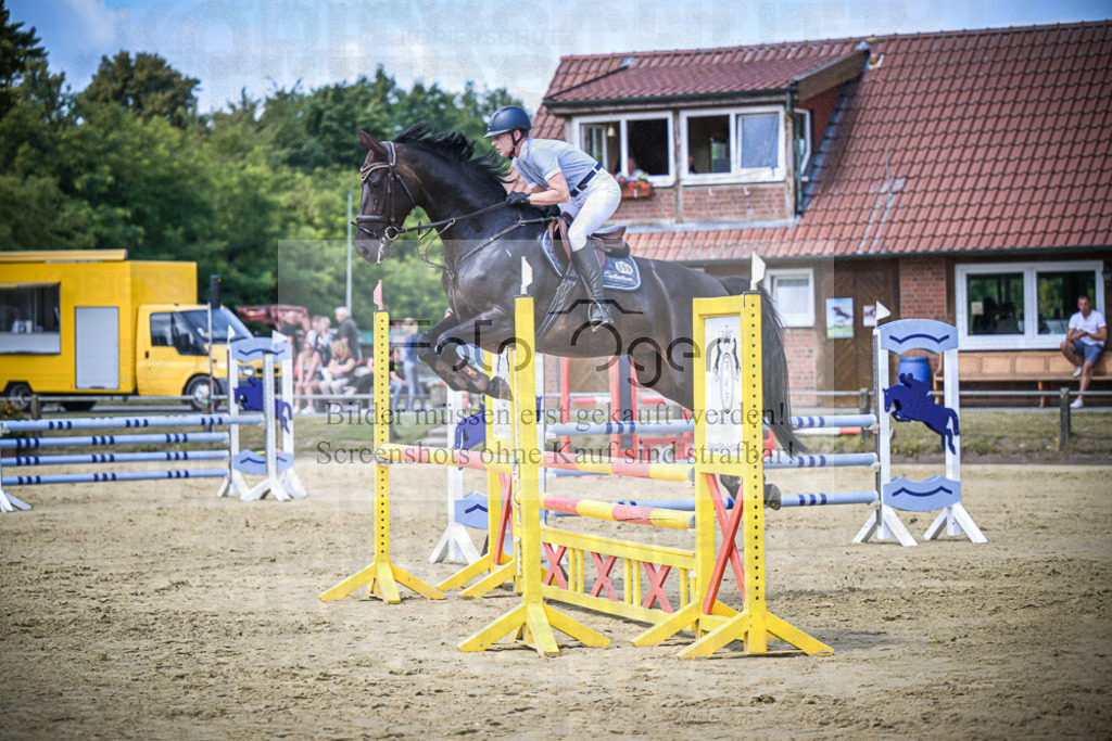 DOS_2059 | Entdecke hochwertige Reitturnierfotos von Foto Oger. Professionell, emotional und authentisch – jetzt Lieblingsmomente im Shop bestellen.Deutschlandweite Turnierfotografie. - Realisiert mit Pictrs.com
