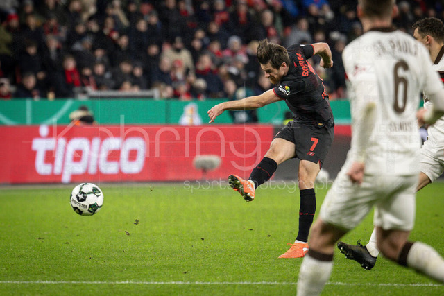 Bayer 04 Leverkusen vs. FC St. Pauli, 03.02.2026 | LEVERKUSEN, GERMANY - FEBRUARY 3:  Jonas Hofmann (Bayer 04 Leverkusen, 7) shoots on the goal during the DFB Cup quarter-final match Bayer 04 Leverkusen vs. FC St. Pauli at BayArena on February 3, 2026 in Leverkusen, Germany. (Photo by Axel Kohring/Beautiful Sports Int.)DFL REGULATIONS PROHIBIT ANY USE OF PHOTOGRAPHS AS IMAGE SEQUENCES AND/OR QUASI-VIDEO.