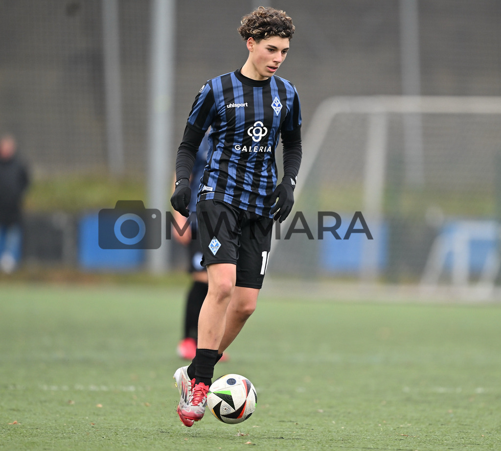 Fussball I Herren I Saison 2025-2026 I Bundesliga I 6. Spieltag I Eintracht Frankfurt - FC Bayern München  | MWMARA - Realisiert mit Pictrs.com