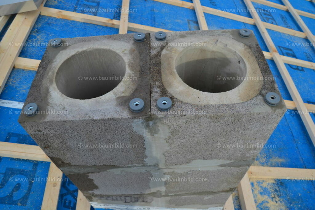 bib-lg08-schornstein-0049 | Nach LV-Leistungsgruppen sortierte Detailfotos über den Bau eines Hauses. Alle Hausbau-Bilder direkt vom Urheber und Autor der Website Haus-Selber-Bauen.com