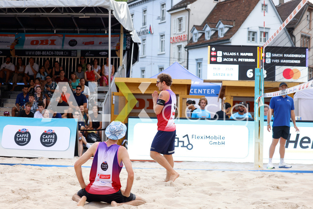 Obi BeachTour 2026 - Basel | BASEL, SWITZERLAND - JULY 18: YVES HAUSSENER (SUI) and SIMON HAGENBUCH (SUI) during the Obi BeachTour 2026 match between NAPIER / PETERSEN (DEN) and HAGENBUCH / HAUSSENER (SUI) at Barfüsserplatz on July 18, 2026 in Basel, Switzerland. - Realisiert mit Pictrs.com