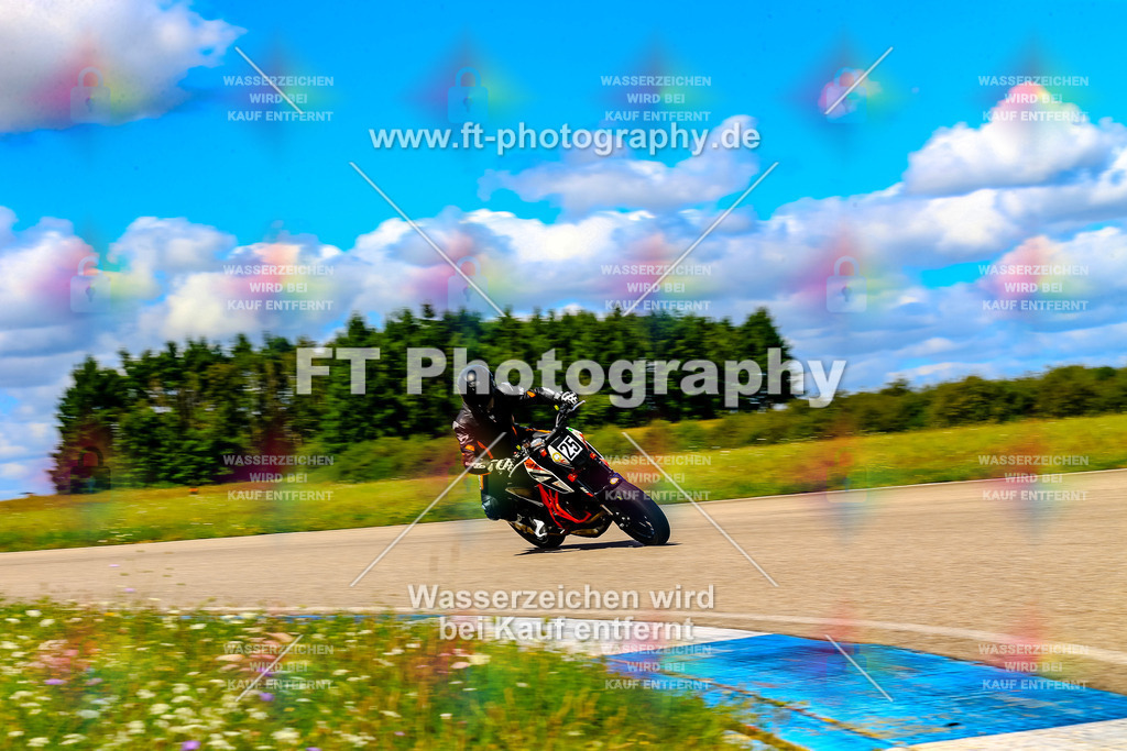 025-6318 | Hier findet Ihr Bilder von Touristenfahrten auf der Nürburgring Nordschleife oder von anderen Veranstaltungen die ich besucht habe. Viel Spass beim Durch Schauen 