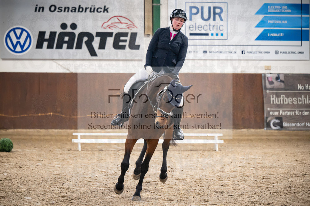 Hallenreittunier Voxtrup 2023 | Entdecke hochwertige Reitturnierfotos von Foto Oger. Professionell, emotional und authentisch – jetzt Lieblingsmomente im Shop bestellen.Deutschlandweite Turnierfotografie. - Realisiert mit Pictrs.com