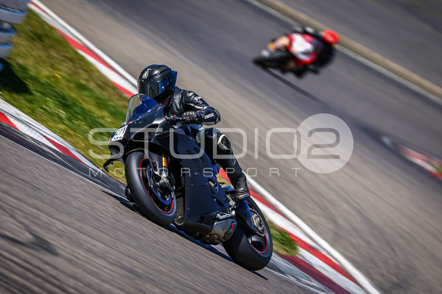 0211-260526NBR-015_211 | Deine Full-Service-Agentur für ✔️Videoproduktionen und ✔️Motorsportfotografie Jetzt Angebot anfragen!