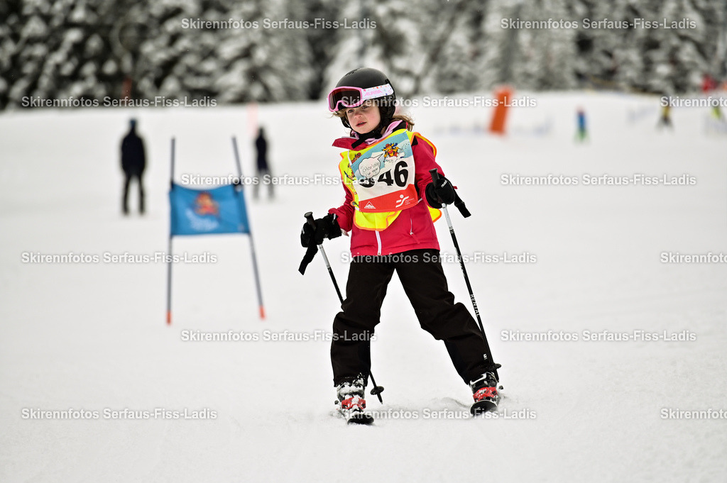 SRF_20.02.2026_0473 | Skirennfotos,Serfaus,Fiss,Ladis,Kinderskirennen,Winter,Tirol,Oberland,skirace,SFL,feelfree,weil wir's genießen,ski,Ski,skifahren,Sonnenplateau, - Realisiert mit Pictrs.com