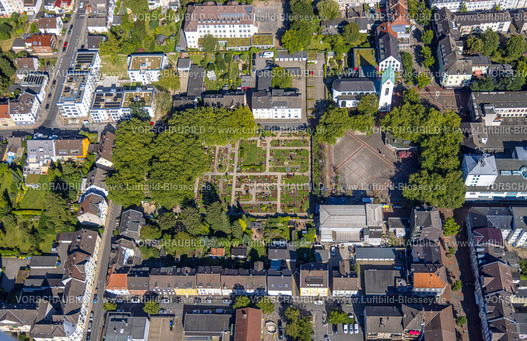 Dortmund240803939 | Luftbild, Friedhof am Hombrucher Marktplatz, evang. Kirche, Stadtbezirk Hombruch, Dortmund, Ruhrgebiet, Nordrhein-Westfalen, Deutschland