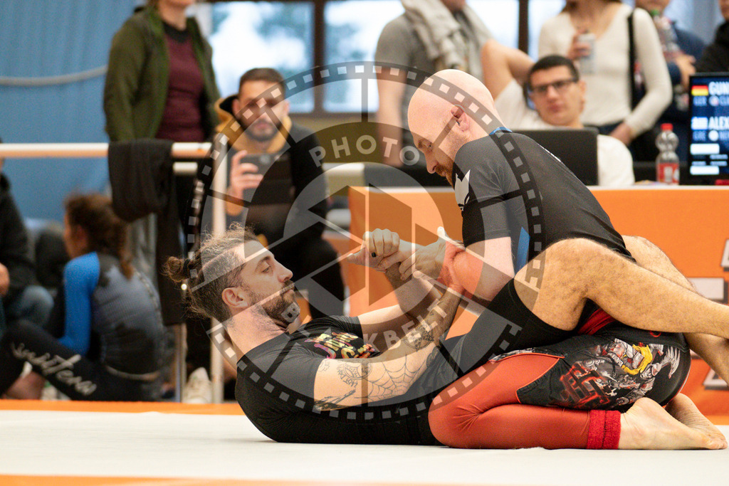 20231125PBB6764 | Fighters compete during the Grappling Industries Jiu-jitsu Championship in Berlin, Germany, on November 25, 2023.