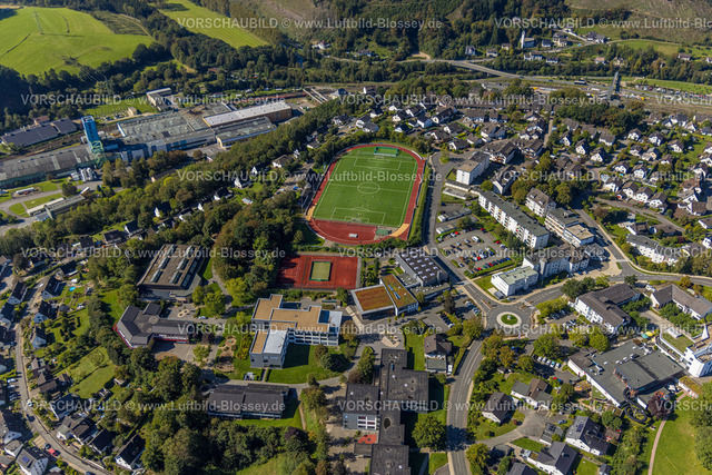 Finnentrop230908652 | Luftbild, Sportplatz des FC Finnentrop, Bigge-Lenne Gesamtschule, Gutenbergschule,Mehrzweckturnhalle,  Finnentrop, Sauerland, Nordrhein-Westfalen, Deutschland
