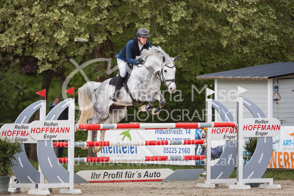 250504_SpengeW_M2-Spr-402 | Deine schönsten Turniermomente als professionelle Fotos! Entdecke hochwertige Pferdesport-Fotografie im Online-Shop. Jetzt Fotos finden & bestellen!