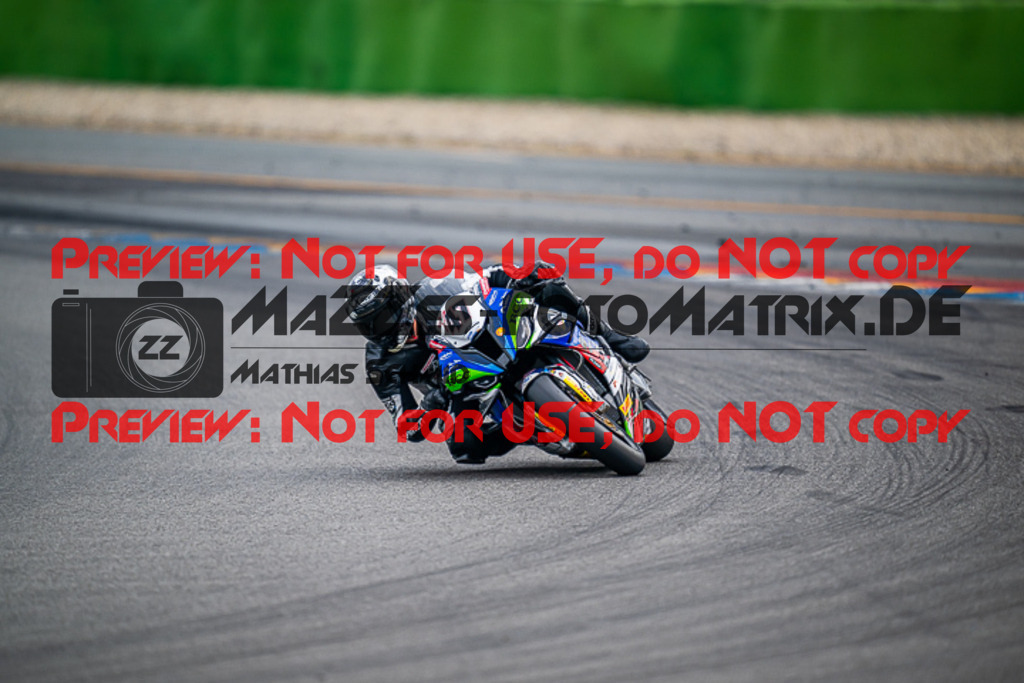 MaZZes_FotoMatrix_220924_6862 | PRO SUPERSTOCK