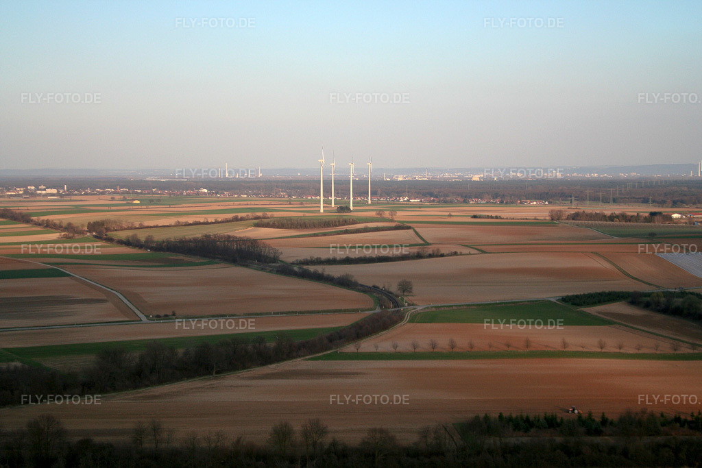 Luftbild: Windräder von Westen in Minfeld im Bundesland Rheinland-Pfalz in Deutschland. Foto: IMG_1434.jpg vom 07.04.2006 durch Werner Riehm/FLY-FOTO.de