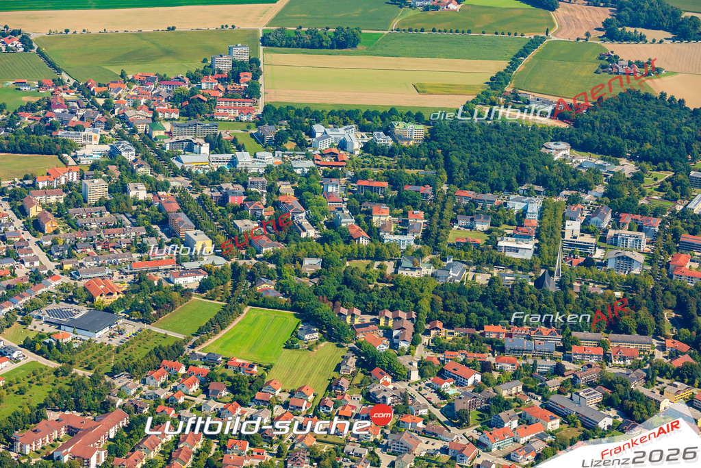 Luftaufnahme der Stadt Bad Füssing - Die Luftaufnahme wurde 2025 vom UL-Flugzeug heraus erstellt ( keine Drohne ) - Hochauflösende Luftaufnahme - für professionelle Ausdrucke geeignet. Die Geschenkidee !Mit Lizenz und Bildrechte bestellbar