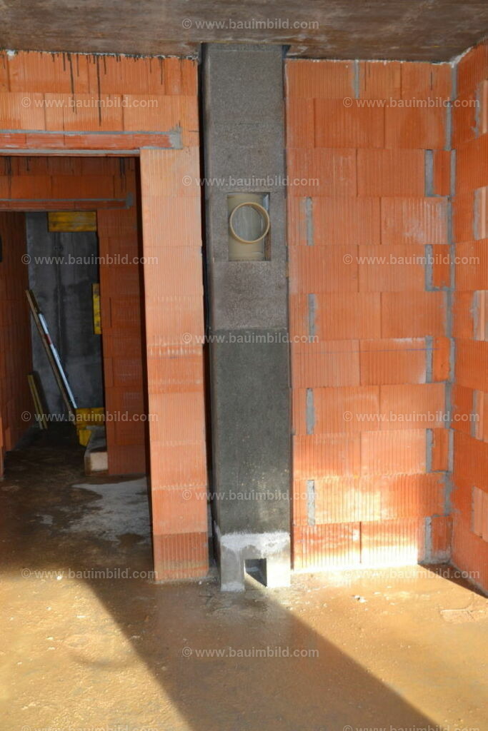 bib-lg08-schornstein-0074 | Nach LV-Leistungsgruppen sortierte Detailfotos über den Bau eines Hauses. Alle Hausbau-Bilder direkt vom Urheber und Autor der Website Haus-Selber-Bauen.com