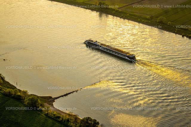 Monheim240404073 | Luftbild, Flusskreuzfahrten mit dem Flussschiff AmaSiena der amerikanischen Reederei AmaWaterways auf dem Fluss Rhein im Abendlicht, Monheim am Rhein, Rheinland, Nordrhein-Westfalen, Deutschland