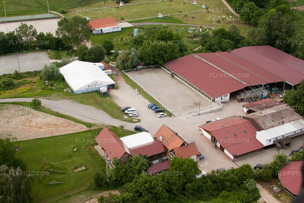 Aerial view: Haras de la Née in Neewiller-près-Lauterbourg in the state Bas-Rhin, France.Photo: IMG_28751.jpg taken on 06/14/2010 by Werner Riehm/FLY-FOTO.comResolution of the original: 4752 x 3168 px
