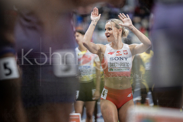 World Athletics Indoor Championships Kujawy Pomorze 26, 21.03.2026 | TORUN, POLAND - MARCH 21:  Justyna SWIETY-ERSETIC (POL) poses before the start of the 4x400m mixed relays of the World Athletics Indoor Championships Kujawy Pomorze 26 on day 2 / session 1 at Kujawsko-Pomorska Arena Torun on March 21, 2026 in Torun, Poland. 