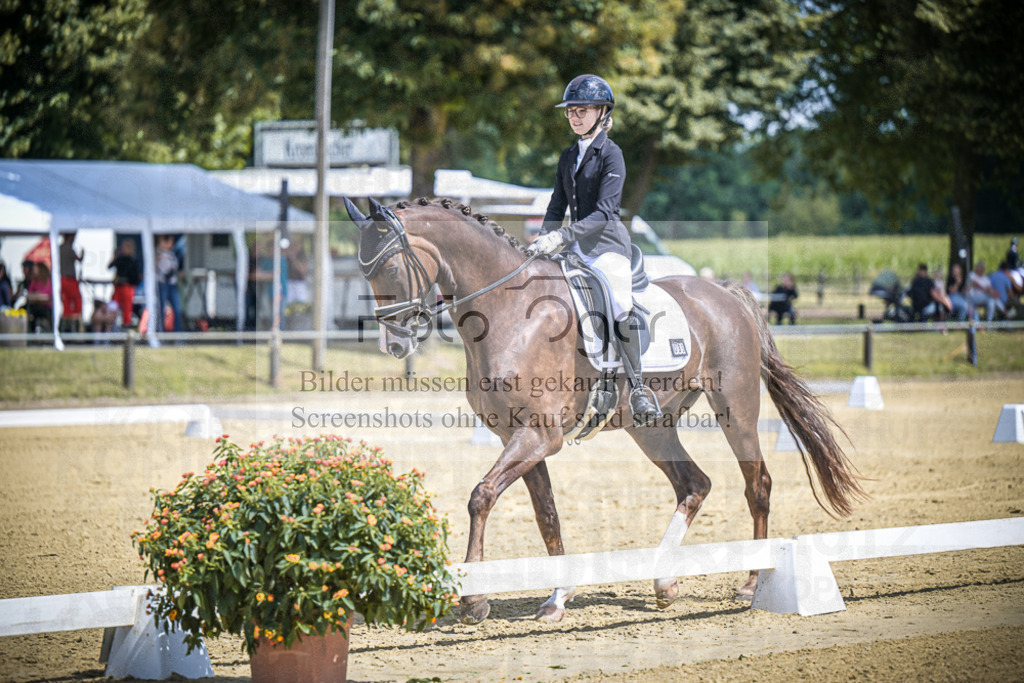 DOS_0641 | Entdecke hochwertige Reitturnierfotos von Foto Oger. Professionell, emotional und authentisch – jetzt Lieblingsmomente im Shop bestellen.Deutschlandweite Turnierfotografie. - Realisiert mit Pictrs.com
