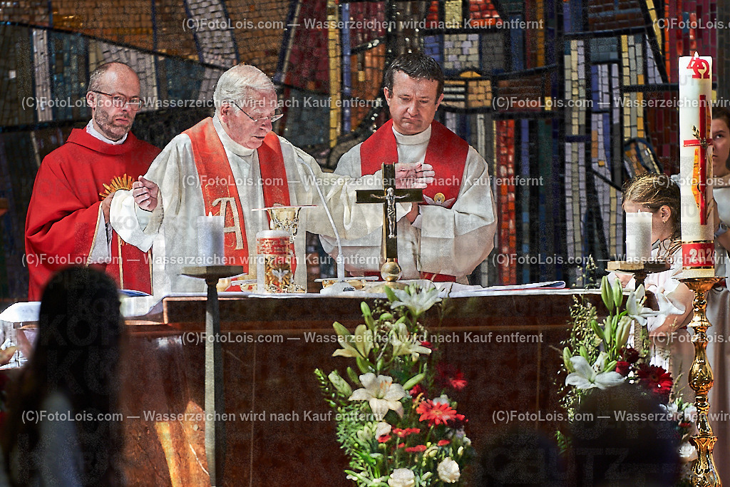 ALS2777_PfarrFirmung Wieselburg | (C)FotoLois.com, Alois Spandl, Firmung in der Pfarrkirche Wieselburg mit Generalvikar Dr. Christoph Weiss, Dechant Pfarrer Daniel Kostrzycki und Monignore Franz Dammerer, Sa 15. Juni 2024.
