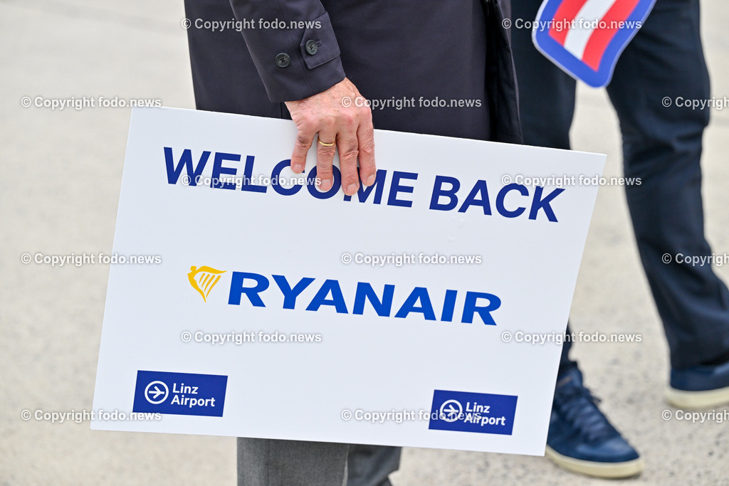 Linz Airport - Comeback Ryanair_ 08.11.2024-22 | 08.11.2024, Linz Hoersching, AUT, Linz Airport - Comeback Ryanair, im Bild Willkommensschild