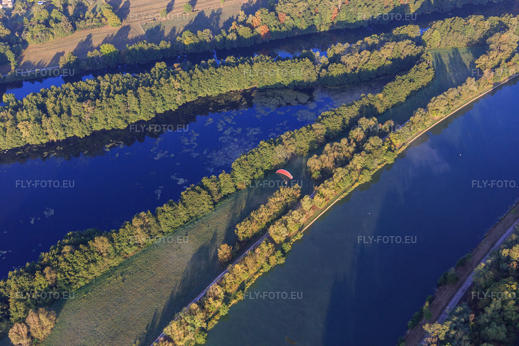Vue aérienne: Île entre la Moselle et le Canal de l'Est à Maron dans le département Meurthe et Moselle, France – .Photo: IMG_118074.jpg prise le 15/09/2019 par Werner Riehm/FLY-FOTO.eu – Résolution de l'original: 5472 x 3648 px