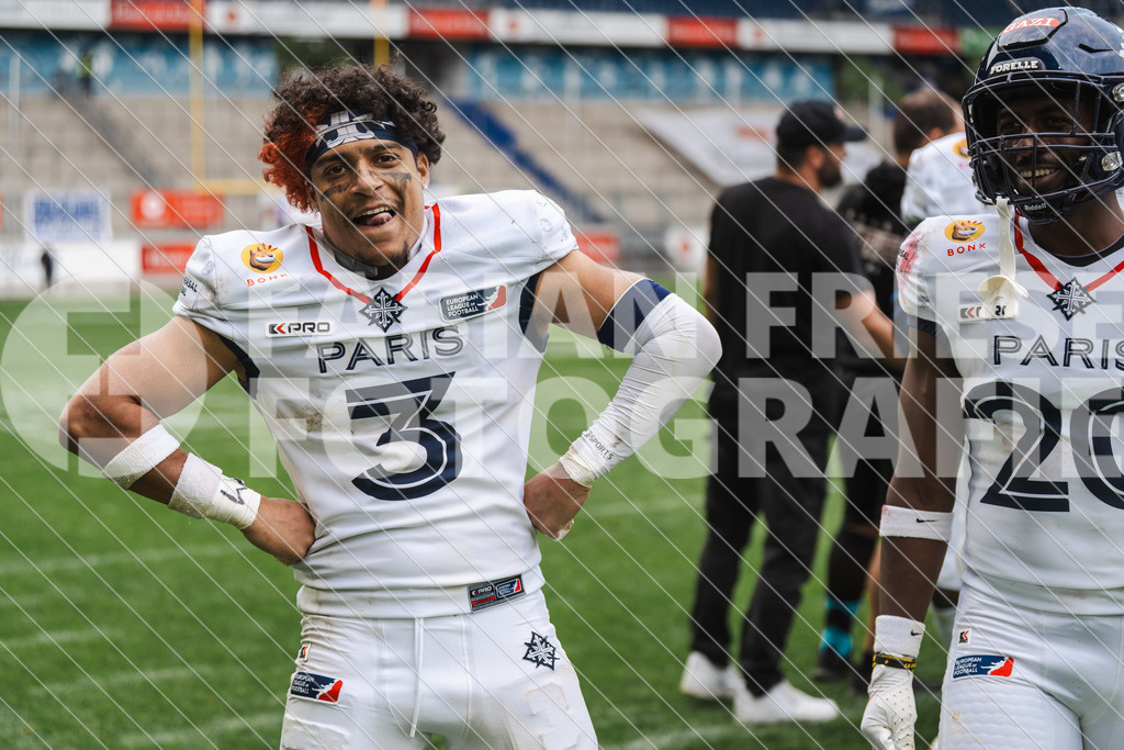 GER Rhein Fire vs. Paris Musketeers, Football, European League of Football, Spieltag 4, Saison 2025, 08.06.2025 | GER Rhein Fire vs. Paris Musketeers, Football, European League of Football, Spieltag 4, Saison 2025, 08.06.2025Foto: Fabian Friese - Realisiert mit Pictrs.com