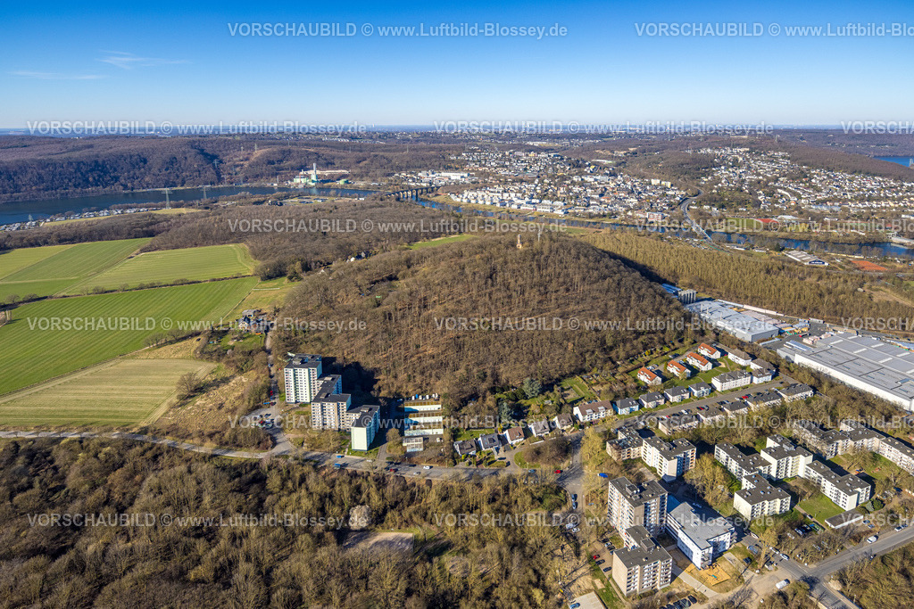Hagen250302513 | Luftbild, Waldgebiet Kaisberg und Freiherr-vom-Stein-Turm, Hochhäuser am Waldrand, hinten Ruhrviadukt und Herdecke am Fluss Ruhr, Vorhalle, Hagen, Ruhrgebiet, Nordrhein-Westfalen, Deutschland