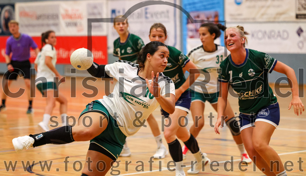 2023-09-16_047_TSV_Vaterstetten_gegen_SV_Muenchen_Laim | Baldham, Deutschland, 16.09.2023:
Handball, Bayernliga Frauen Staffel Süd 2023 / 2024, 1. Spieltag, TSV Vaterstetten gegen SV München Laim, Endergebnis: 23:34

Lilian Müller (TSV Vaterstetten, #10), Sophie Heringer (SV München Laim, #7)

Foto: Christian Riedel / fotografie-riedel.net