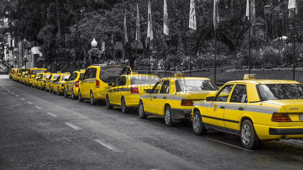 Taxis Colorkey | Exklusive Hamburg collagen, tolle Segelbilder und viele weitere tolle Motive auf Leinwand, Poster, Alu-Dibond, u.v.m. findet Ihr bei uns auf hamburgbild.de. Findet Euer Wandbild für Euer Zuhause, Büro oder die  Praxis…. - Realisiert mit Pictrs.com