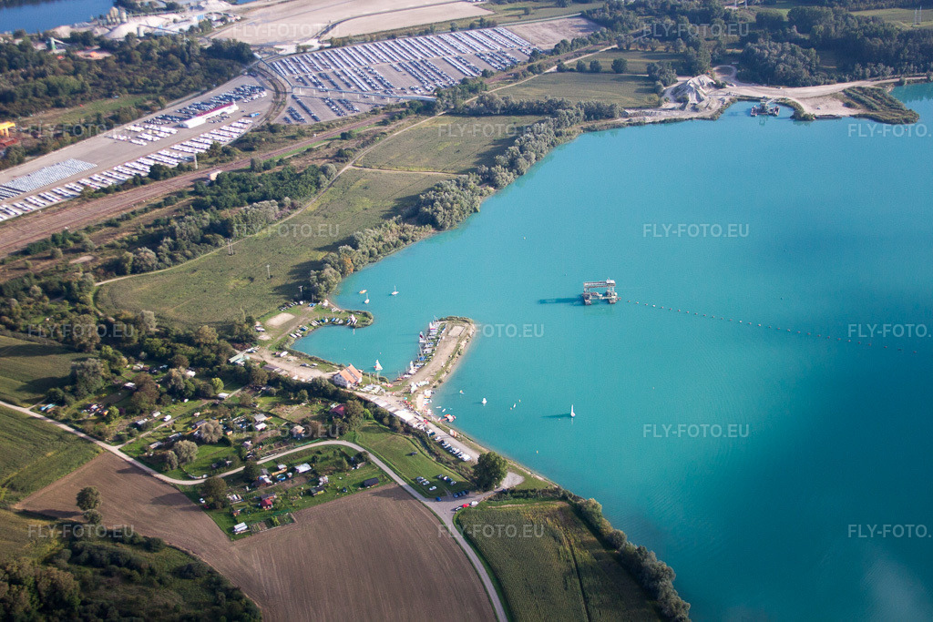 Vue aérienne: Gravière à Lauterbourg dans le département Bas Rhin, France.Photo: IMG_59808.jpg prise le 22/09/2013 par Werner Riehm/FLY-FOTO.euRésolution de l'original: 4752 x 3168 px