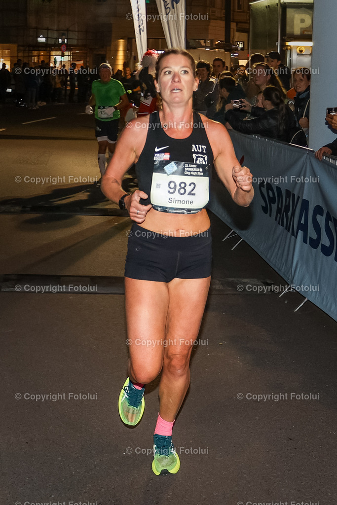 A-BINDER_20220922_0063 | LINZ,  AUSTRIA,22.Sept. 2022 - Night Run, Image shows Night Run.
Photo: Sportmediapics.com/ Manfred Binder