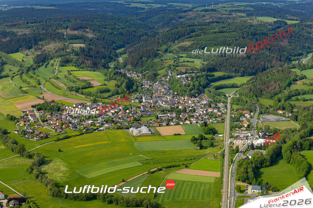 Die Luftaufnahme Rothenkirchen - Pressig wurde 2022 vom Flugzeug aus (keine Drohne) erstellt. Hohe Auflösung -für große Poster und Wandbilder geeignet - Garantiert!