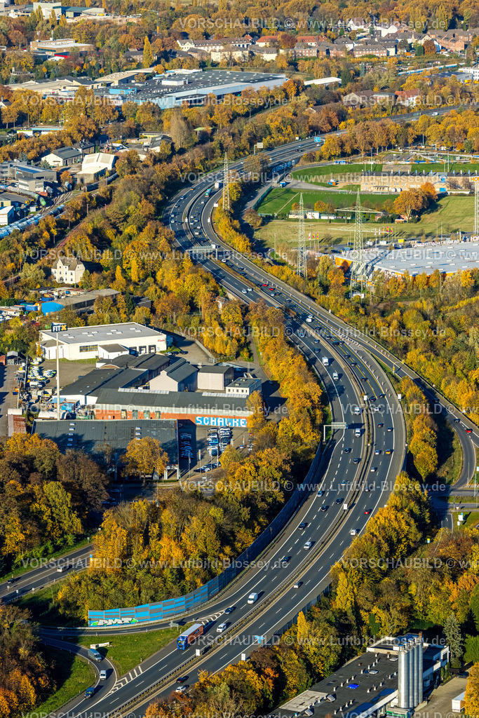 Gelsenkirchen251103136 | Luftbild, Schlangenförmige Straßenführung der Autobahn A42 von Anschlussstelle Gelsenkirchen-Zentrum bis Kampfbahn Sportplatz Glückauf, Schalke, Gelsenkirchen, Ruhrgebiet, Nordrhein-Westfalen, Deutschland