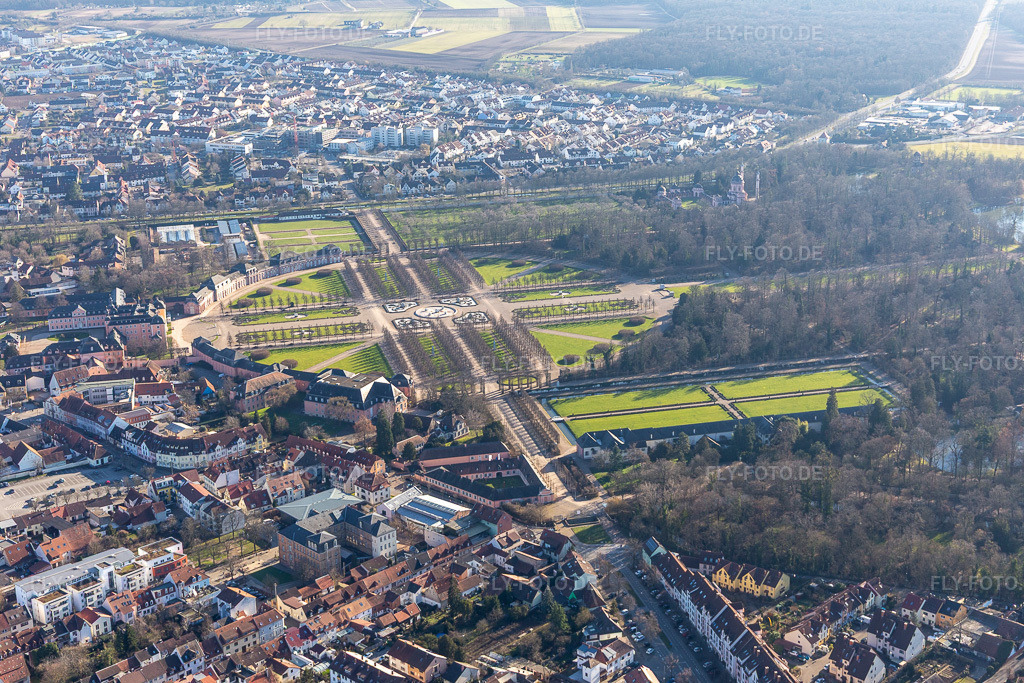 Luftbild: Schloßpark in Schwetzingen im Bundesland Baden-Württemberg in Deutschland. Foto: IMG_125507.jpg vom 21.02.2021 durch Werner Riehm/FLY-FOTO.de