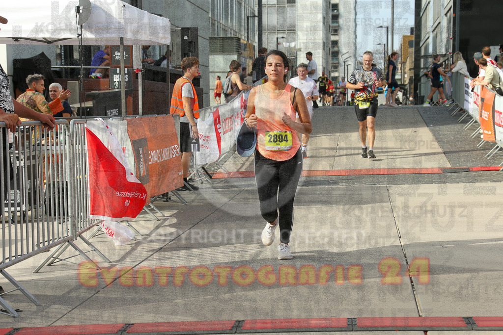 250920_1537_EX1_0257 | Sportfotografie im Rhein-Sieg Kreis, Köln, Bonn, NRW, Rheinland Pfalz, Hessen, etc. Unser Tätigkeitsfeld umfasst den Laufsport vom Volkslauf über den Marathon, Duathlon, Triathon bis zum Ultralauf wie Kölnpfad Ultra oder Schindertrail.