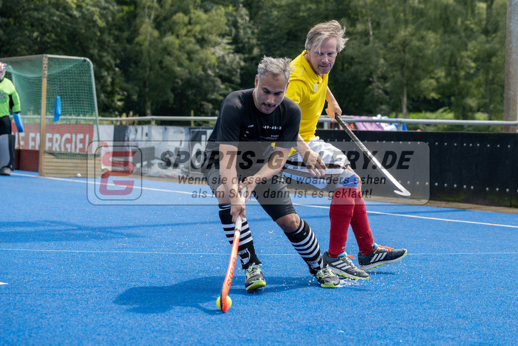SFE_20240818_0198 | Krefeld, Deutschland, 18.08.2024:  European Cup for Recreational Hockey Players im KTHC Stadion Rot-Weiss Köln Tennis and Hockey Club am 18.08.2024 in Krefeld, Deutschland. (Foto von Stephan Fehrmann)Krefeld, Germany, 18.08.2024: European Cup for Recreational Hockey Players in KTHC Stadion Rot-Weiss Köln Tennis and Hockey Club at 18.08.2024 in Krefeld, Deutschland. (Foto from Stephan Fehrmann)