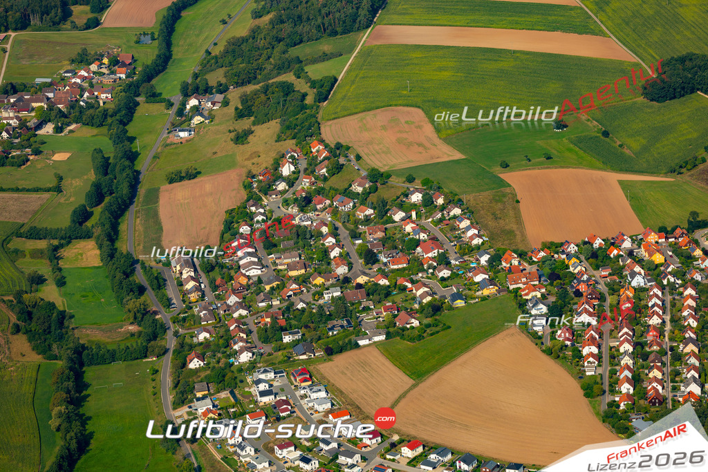 Das Luftbild zeigt :  Emskirchen - Die Luftaufnahme wurde 2024 vom UL-Flugzeug aus erstellt ( keine Drohne ) - Hochauflösende Luftaufnahme - Für grossformatige Ausdrucke geeignet. Die Geschenkidee !Mit Lizenz und Bildrechte bestellbar