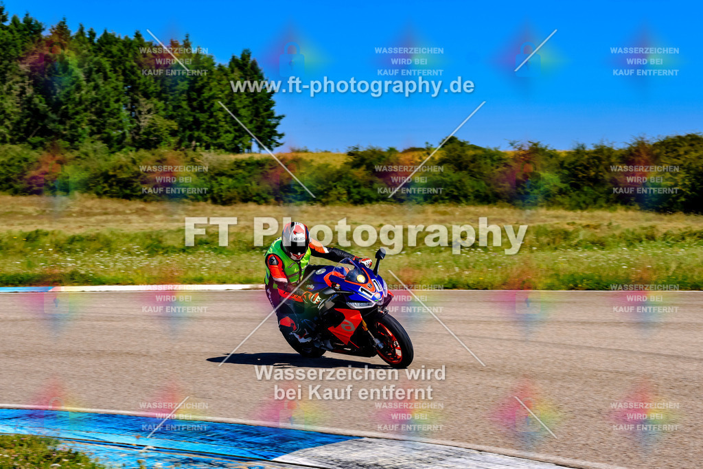 011-2883 | Hier findet Ihr Bilder von Touristenfahrten auf der Nürburgring Nordschleife oder von anderen Veranstaltungen die ich besucht habe. Viel Spass beim Durch Schauen 