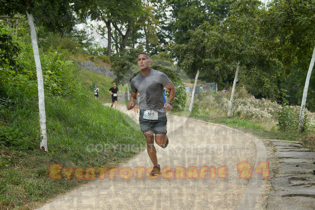 250824_1425_EX1_6169 | Sportfotografie im Rhein-Sieg Kreis, Köln, Bonn, NRW, Rheinland Pfalz, Hessen, etc. Unser Tätigkeitsfeld umfasst den Laufsport vom Volkslauf über den Marathon, Duathlon, Triathon bis zum Ultralauf wie Kölnpfad Ultra oder Schindertrail.
