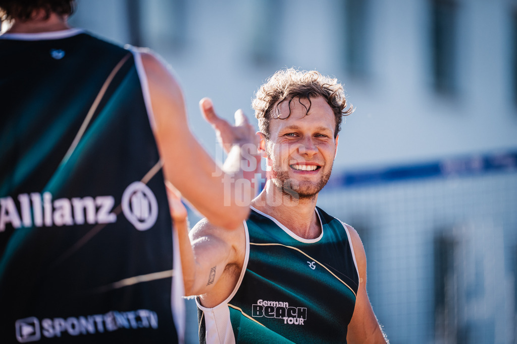 Beachvolleyball | Männer | Allianz German Beach Tour 2025 | Tourstop Berlin | 23.08.2025 | Eric Stadie-Seeber freut sich